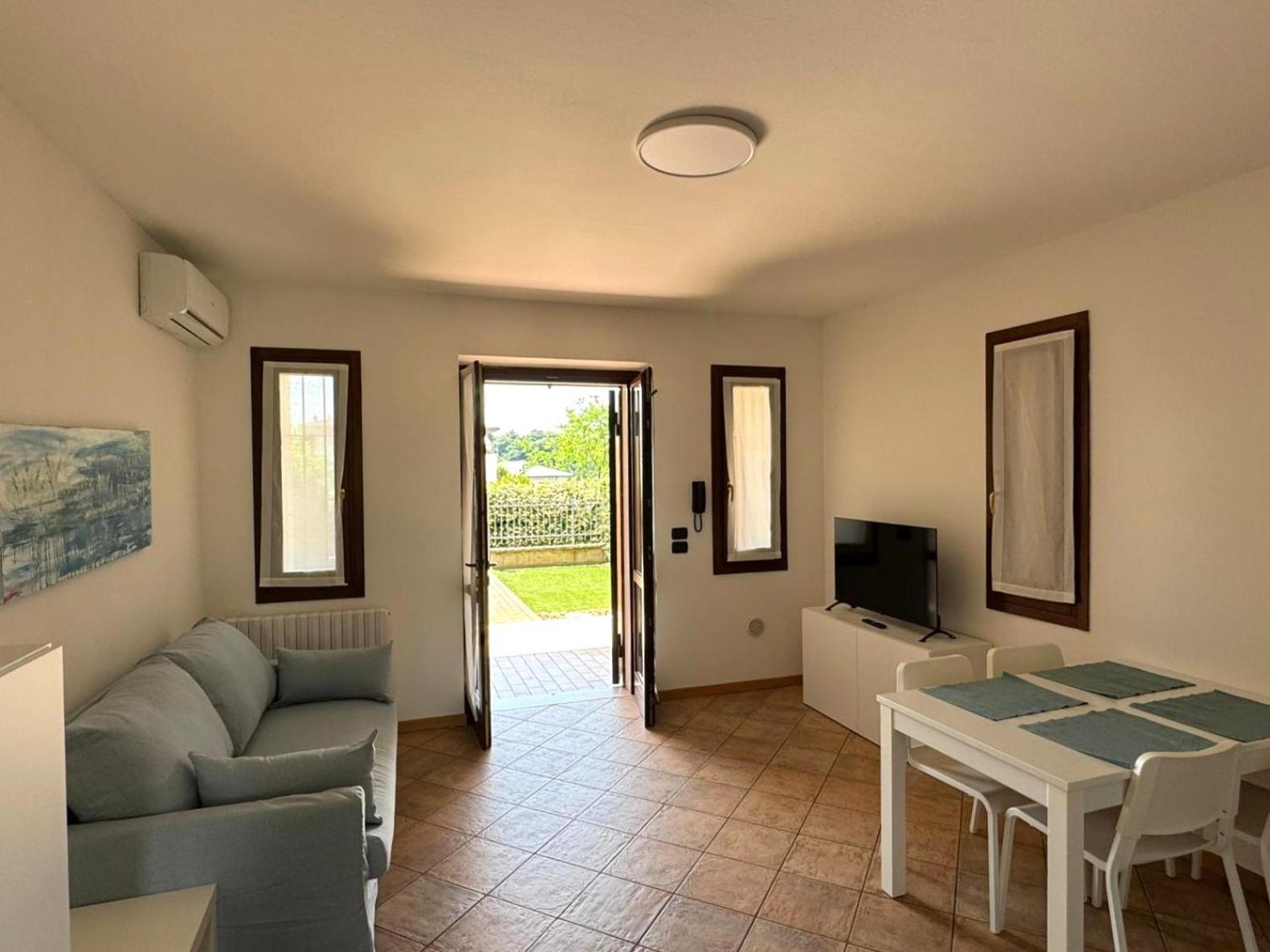 Camilla's Place - With Pool And Garden Appartement